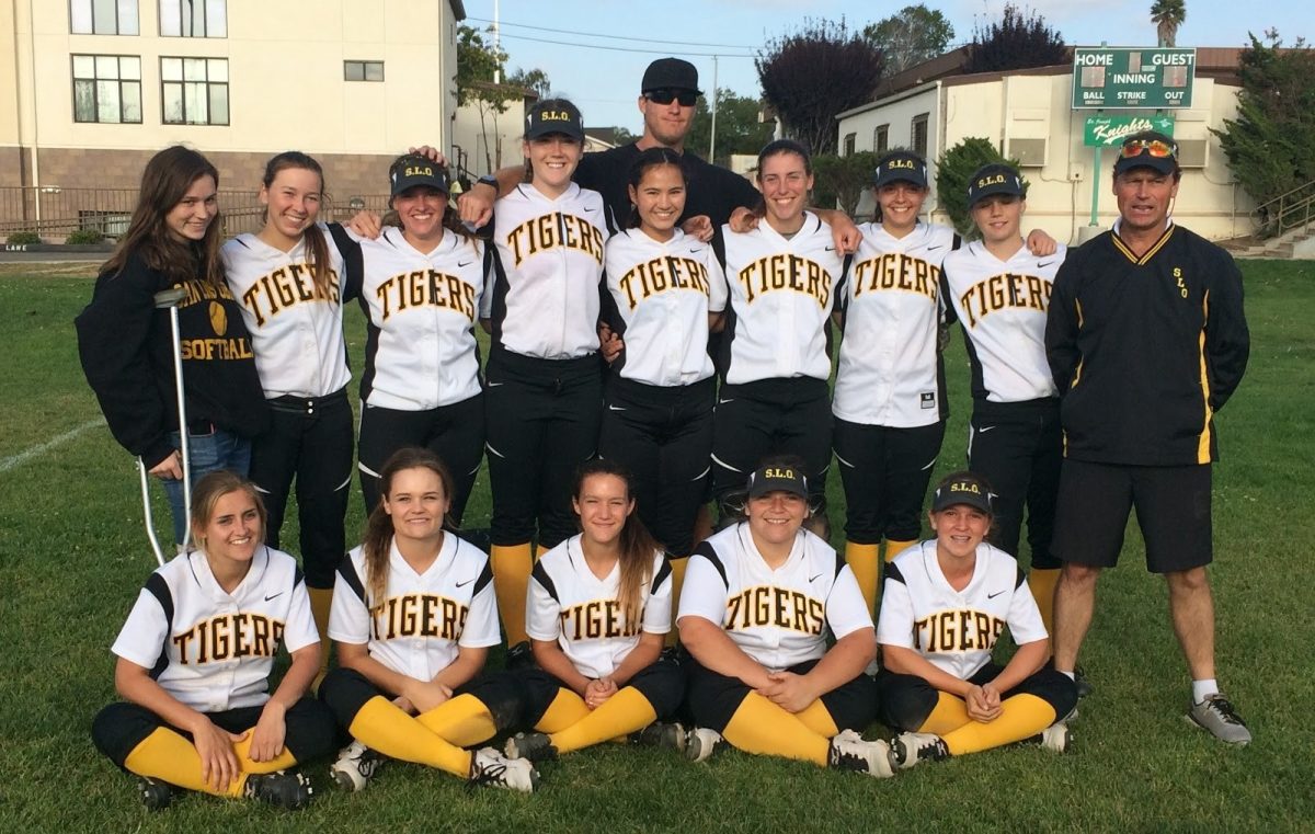 Softball Wins Final Game, Finishes With League Record of 7-5