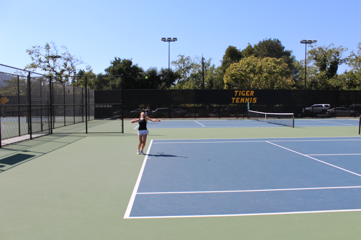 SLOHS Girls Tennis: A New Atmosphere