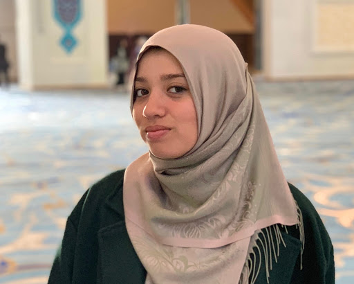 Senior Hana Abdul Cader Opens Up About Being Muslim at SLOHS