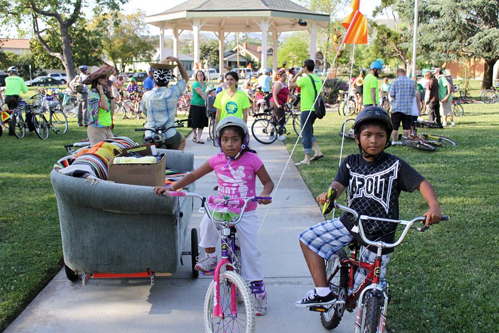 How do San Luis Obispo High school students celebrate Cinco De Mayo?